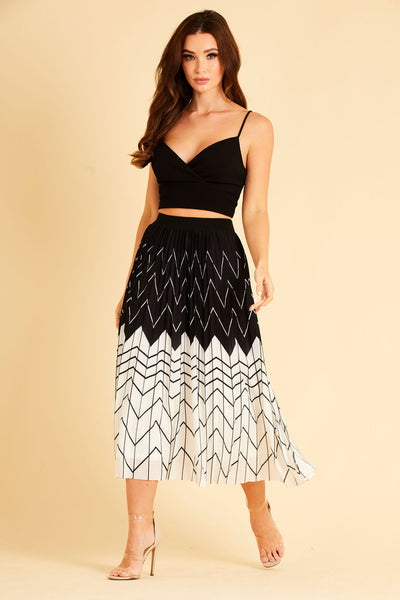 Black and white printed pleated skirt